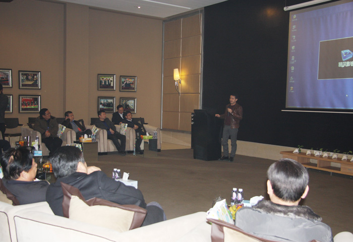 駐市省、市人大代表蒞臨天一廣場參觀指導