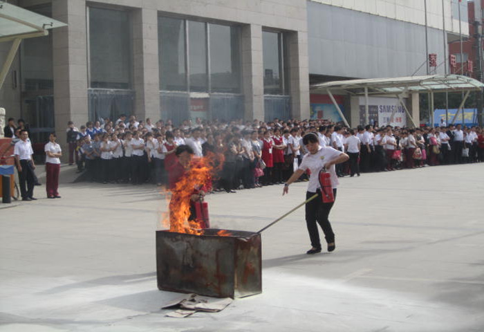 家樂園百貨廣場店開展消防日大練兵